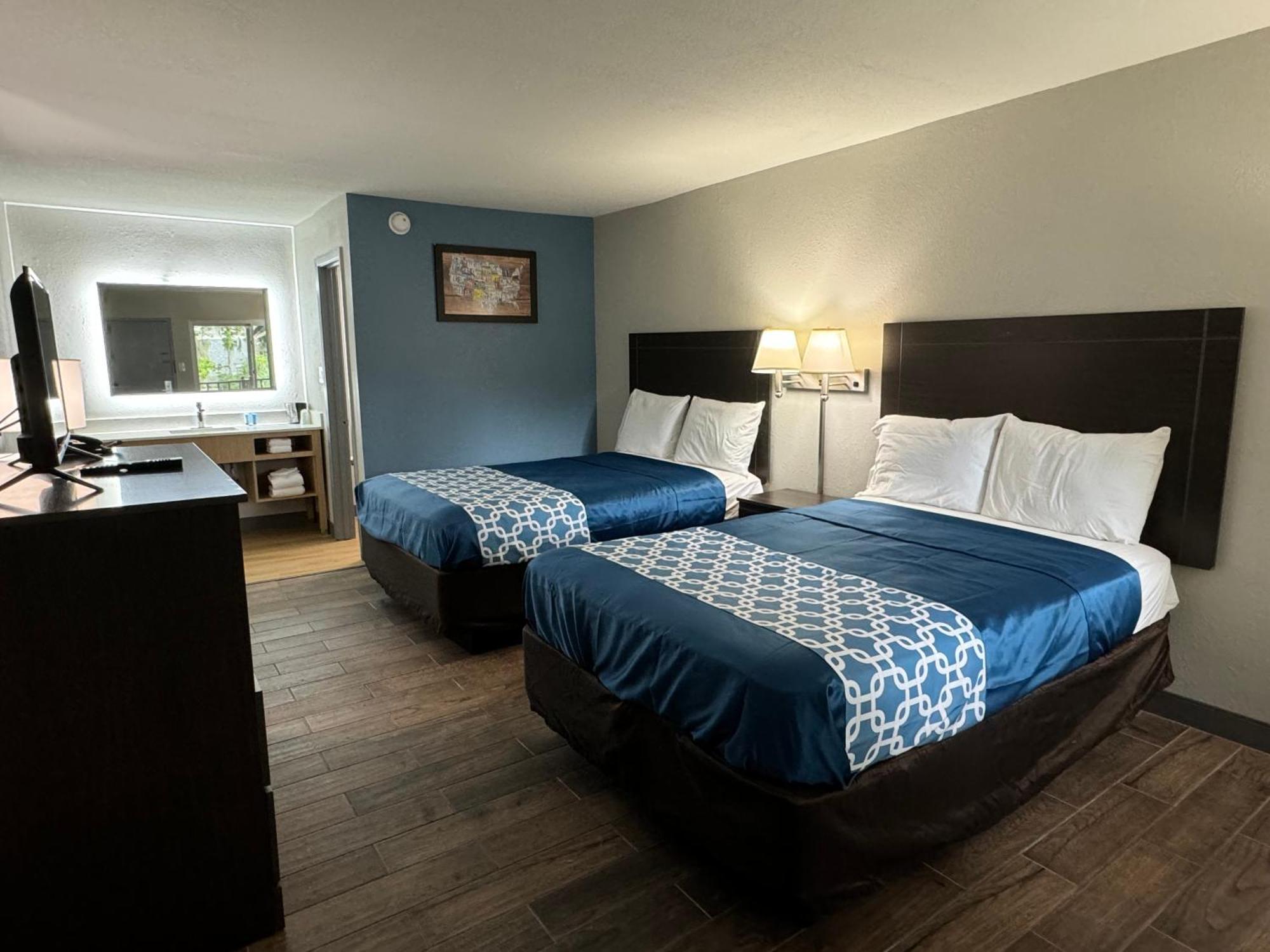 Travelodge By Wyndham Gainesville גיינסוויל מראה חיצוני תמונה