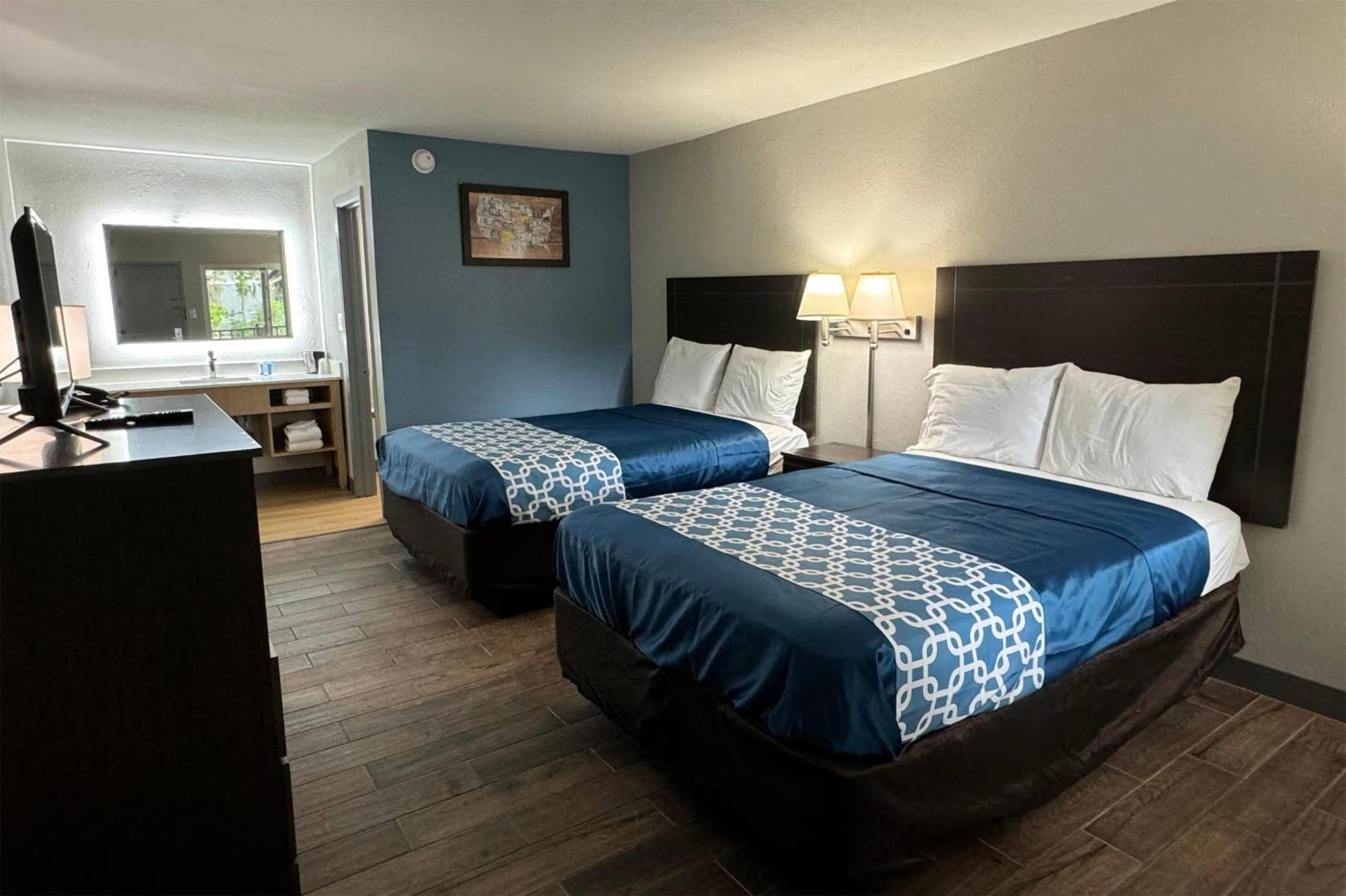 Travelodge By Wyndham Gainesville גיינסוויל מראה חיצוני תמונה